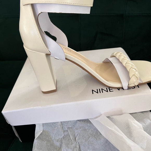 Nine West Braided Doble Band Heel Sandals Size 8, Cream color, Brand New! - Picture 3 of 4